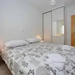 Robert Apartment *
